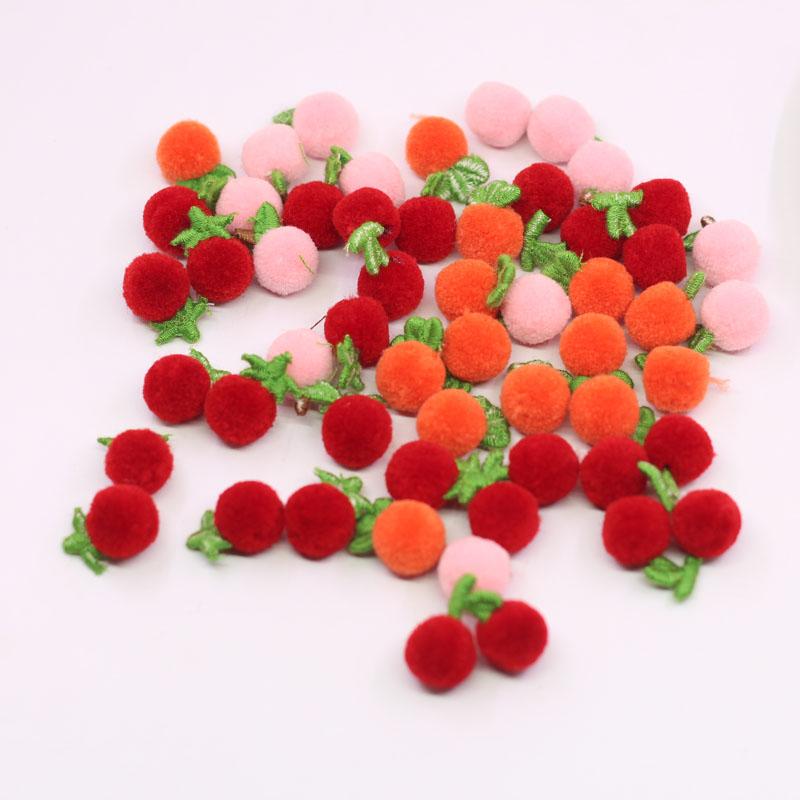 手芸 ポンポン ウール ボール ふわふわ 毛玉 裁縫 クラフト ハンドメイド 材料 素材 パーツ 装飾 チャーム キーホルダー ブローチ アクセサリー かわいい 赤 ピンク オレンジ イチゴ 人参 桃