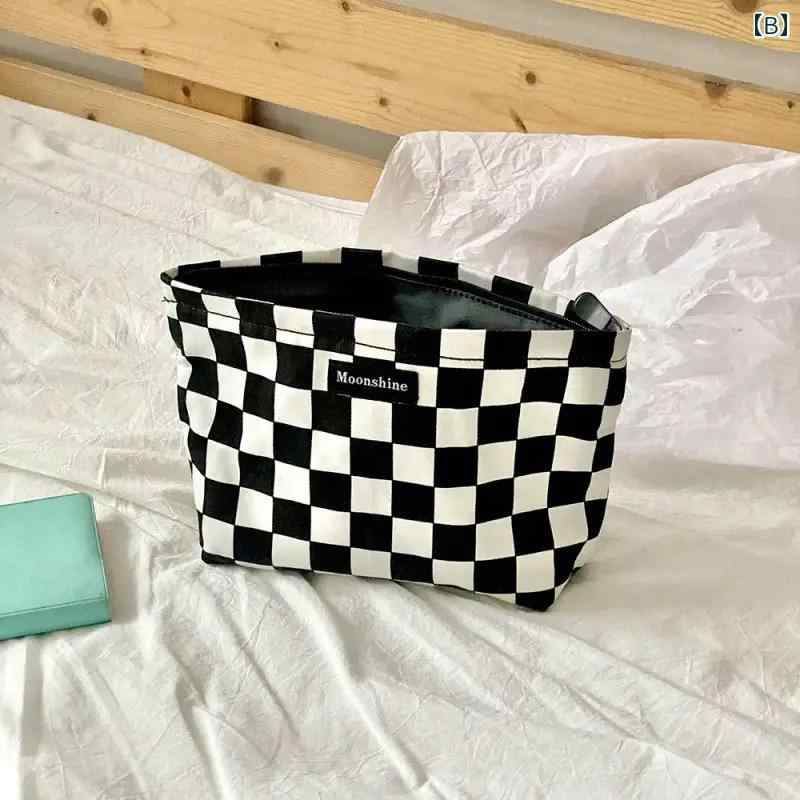 メイクポーチ かわいい ジッパー ポケットティッシュ おむつ 書類 収納 小物入れ ポータブル カジュアル チェック柄 ドーナツ 花柄 黒 ピンク 白