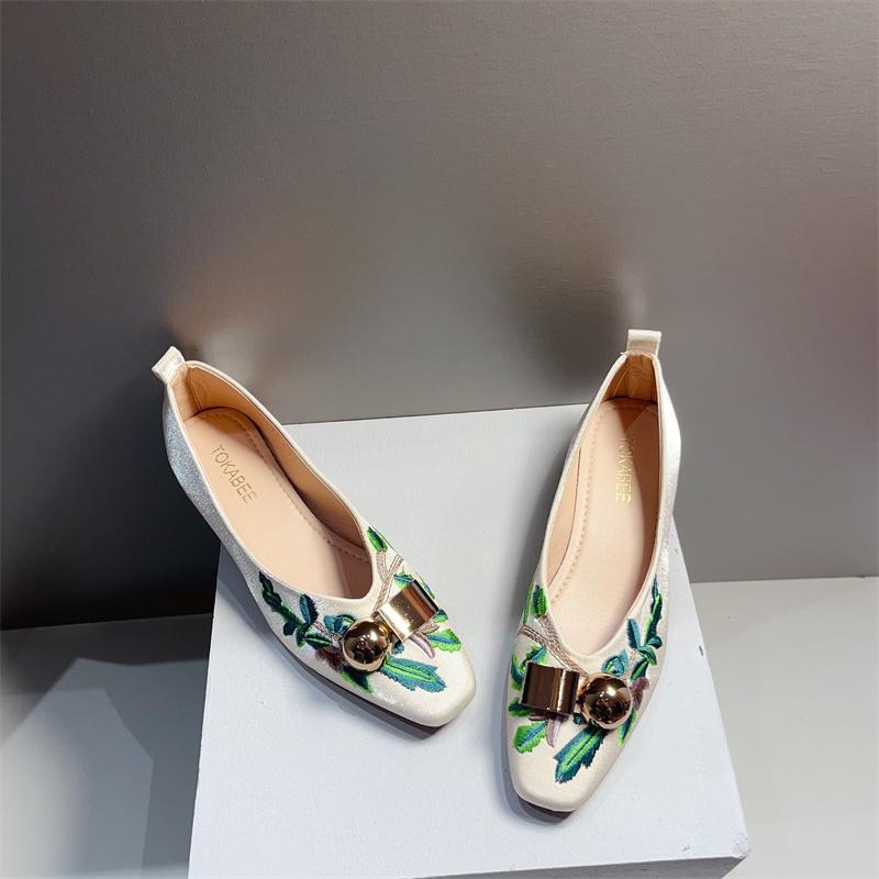 レディース パンプス ローヒール チャイナ風 スクエアトゥ 厚手 柔らかい レトロ 刺繍 花 フラット サテン PU マイクロファイバー 滑り止め アプリコット 緑 おしゃれ おでかけ 普段使い