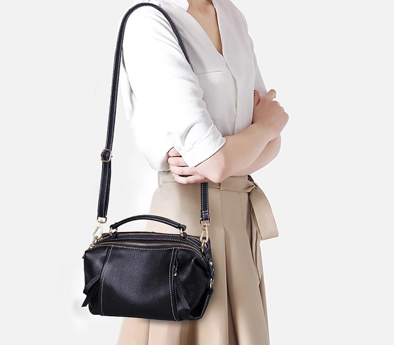 ショルダーバッグ レディース 斜めがけ ボストン 革 ピローバッグ ボディバッグ ジッパー 取り外し可能 ストラップ 柔らかい 多用途 大容量 ステッチ 無地 シンプル 黒 紫 茶