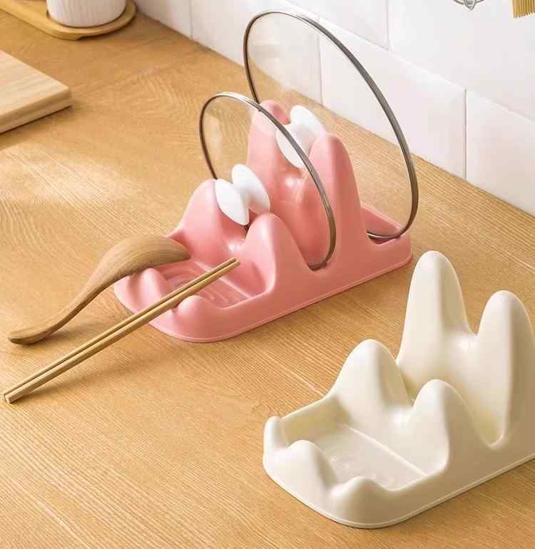 鍋蓋 スタンド おたま 置き おしゃれ フライ返し 菜箸 まな板 ホルダー キッチン ツール ラック 調理 器具 用具 収納 小道具 立て 卓上 雑貨 便利 多機能 二層 プラスチック 水切り お手入れ 簡単 整理 整頓 グリーン グレー ピンク 透明