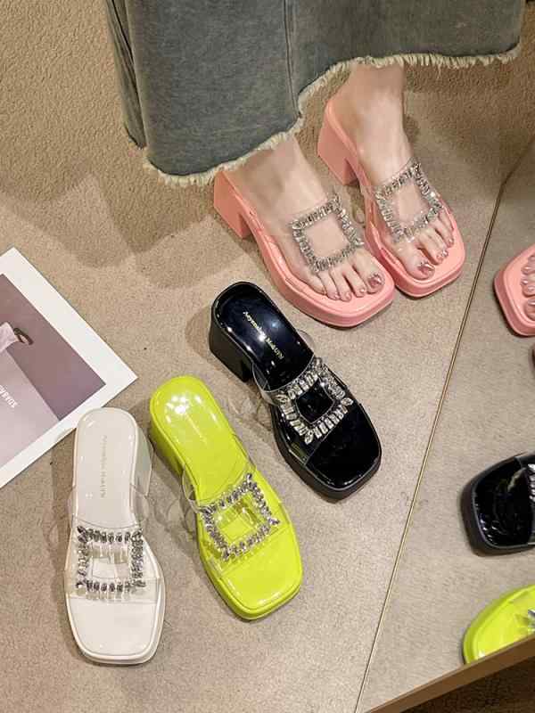 サンダル 厚底 レディース クリア ヒール 韓国 夏 涼しい 通気性 透明 スクエアバックル ラインストーン PU おしゃれ アイボリー ピンク 緑