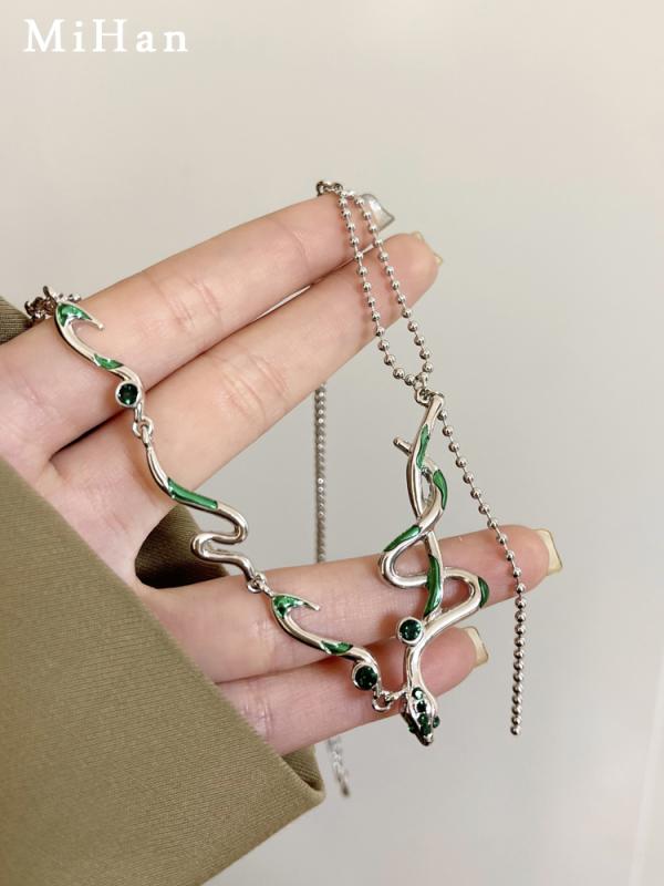 蛇 モチーフ アクセサリー 韓国 ネックレス チョーカー 装飾 ヘビ スネーク ヨーロピアン ボールチェーン 個性的 ユニーク エレガント