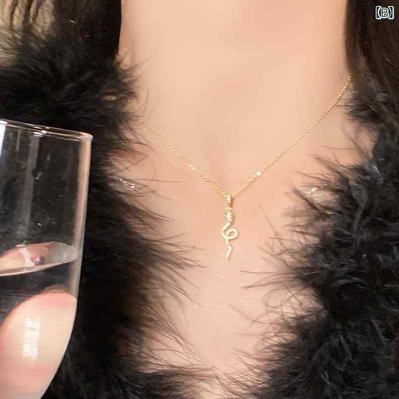 蛇 モチーフ アクセサリー シルバー925 レディース ネックレス スネーク ヘビ 軽やか ペンダント 鎖骨 チェーン ラインストーン シンプル ゴールド 華奢