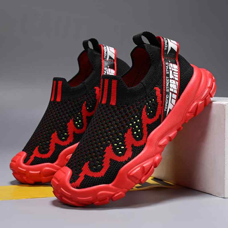 スリッポン キッズ 男の子 スニーカー メッシュ 春夏 ラウンドトゥ ソフトソール 通気 衝撃吸収 軽量 滑り止め スポーツ カジュアル グレー 黒 紺