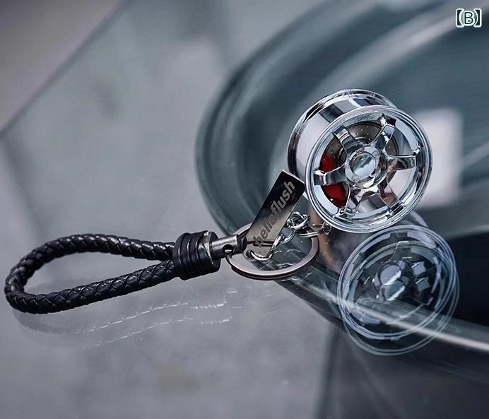 キーホルダー ホイール かっこいい 金具 リング レザー 革 ストラップ 紐 車 ぶら下げ メンズ レディース プレゼント アクセサリー チャーム 英字 鞄 バッグ 装飾 光沢 黒 シルバー