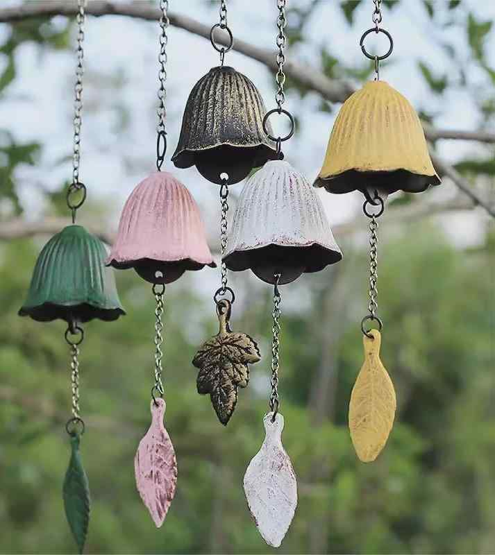 風鈴 鉄 和風 アンティーク調 吊り下げ インテリア ドア ベル 雑貨 小物 装飾 飾り 鈴 バルコニー 屋外 庭園 清涼 癒し リラックス シンプル 緑 青 黄 富士山 リンドウ 松ぼっくり