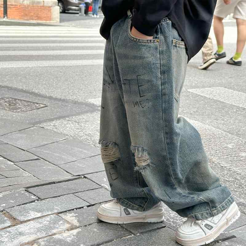 デニムパンツ 男の子 女の子 キッズ ダメージ加工風 フェイク破れ 落書き風 グラフィティ サルエルパン..