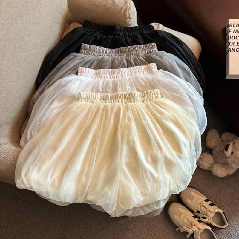 バルーン ショートパンツ レディース 夏 軽量 薄手 透け感 ハイウエスト ふんわり Aライン ワイド おしゃれ ゆったり シンプル 無地 白 グレー 黒