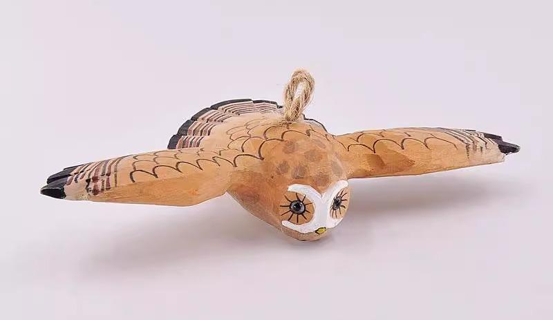 フクロウ 置物 玄関 おしゃれ 木彫り スタジオ 彫刻 小さめ 無垢材 装飾 吊り下げ オーナメント 庭 翼 ガーデン 小道具 インテリア