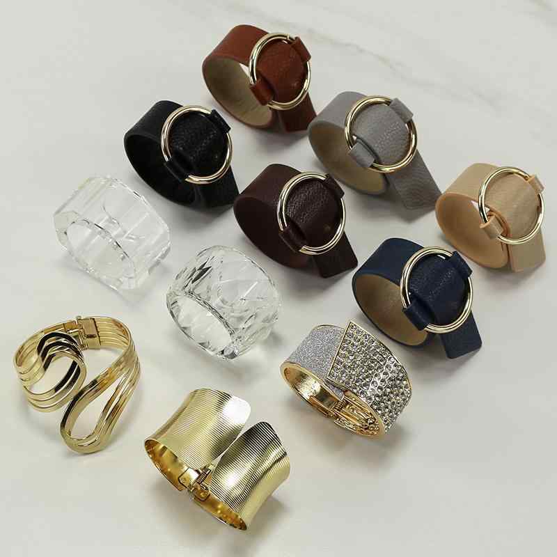 ナプキンリング バックル 北欧 テーブル コーディネート セッティング 口布 装飾 キッチン用品 食卓 レストラン ホテル 結婚式 パーティー ラインストーン レザー シンプル エレガント おしゃれ 金 茶 黒