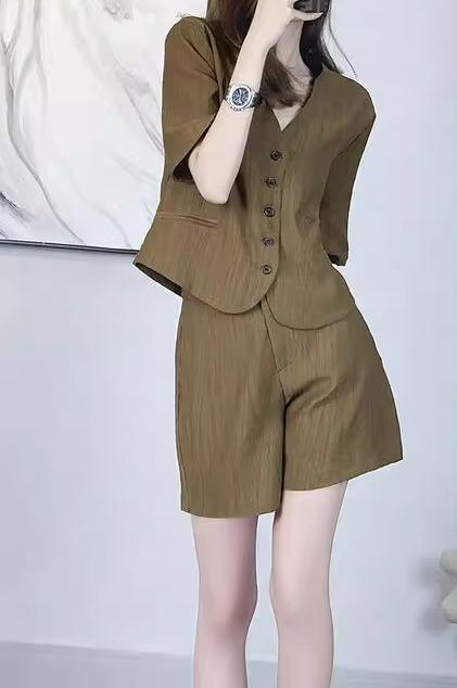 セットアップ レディース ショートパンツ ジャケット ボトムス トップス 5分袖 夏 ワイドレッグ ノーカラー ボタン カジュアル カーキ