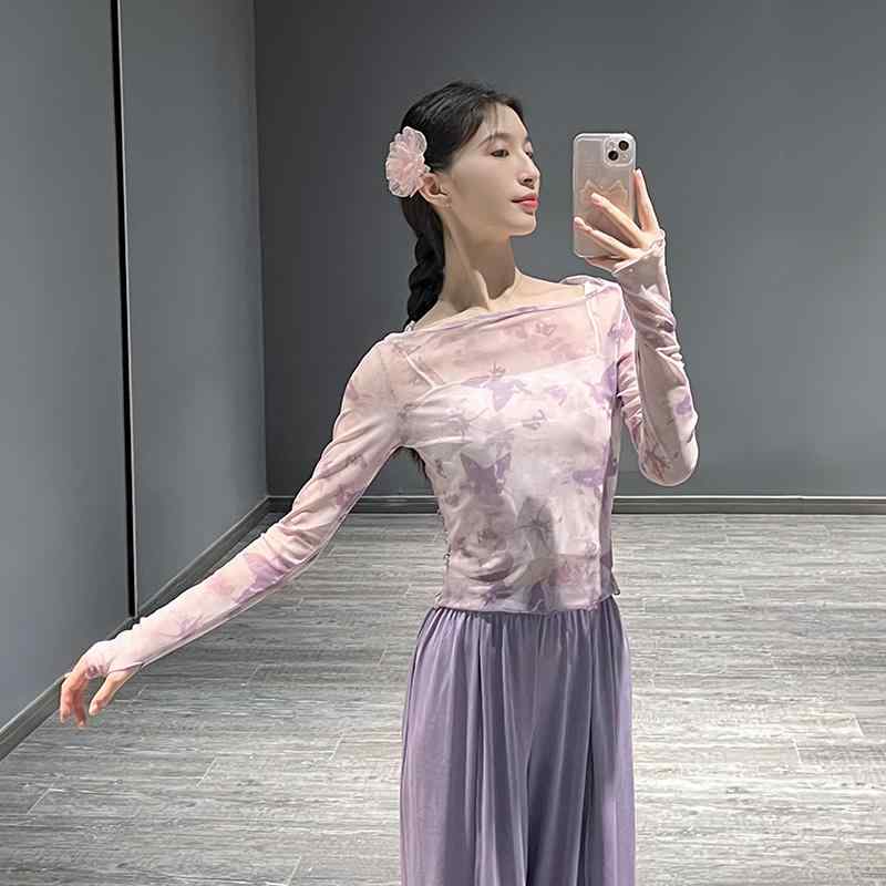 ダンス衣装 チャイナ風 クラシック ガーゼ エスニック パフォーマンス 練習着 プリント トップス レディース 茶色 黒 ピンク おしゃれ 蝶 長袖 薄手