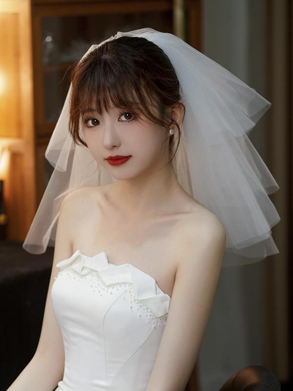 ウェディング ベール 花嫁 リボン 華やか ショート丈 かわいい フェミニン 結婚式 披露宴 セレモニー 前撮り 小道具 シンプル 白