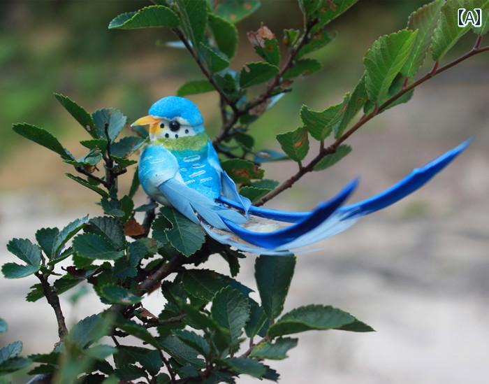 ガーデンオーナメント 置物 ミニチュア 雑貨 装飾 インテリア ホームデコレーション アニマルオブジェ 造園 庭 脚付 尾 かわいい 小鳥 赤 青 黄色