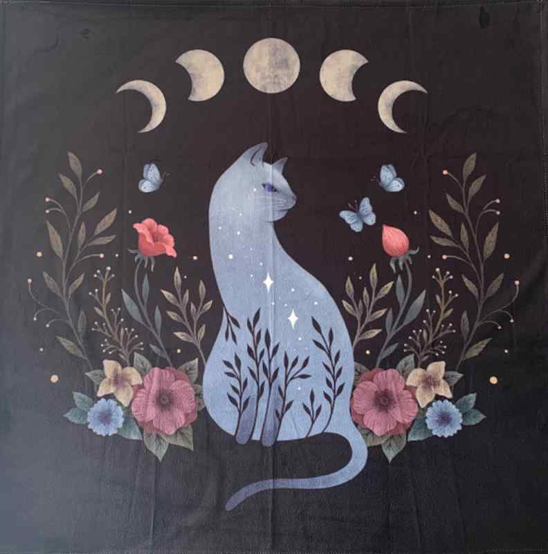 タロット クロス 布 美しい ルノルマン おしゃれ グッズ 厚手 柔らかい 手触りが良い ベルベット 正方形 マット 占い 鑑定 オラクルカード 占星術 ホロスコープ 祭壇 ホビー 装飾品 神秘的 スピリチュアル 猫 蝶 花 月 黒