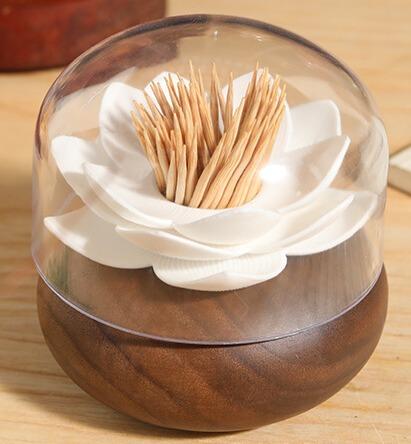 爪楊枝入れ おしゃれ つまようじ 白 ピンク 緑 花 無垢 木製 綿棒 収納 ケース ホルダー 卓上 キッチン 軽量 コンパクト 蓋付き シンプル