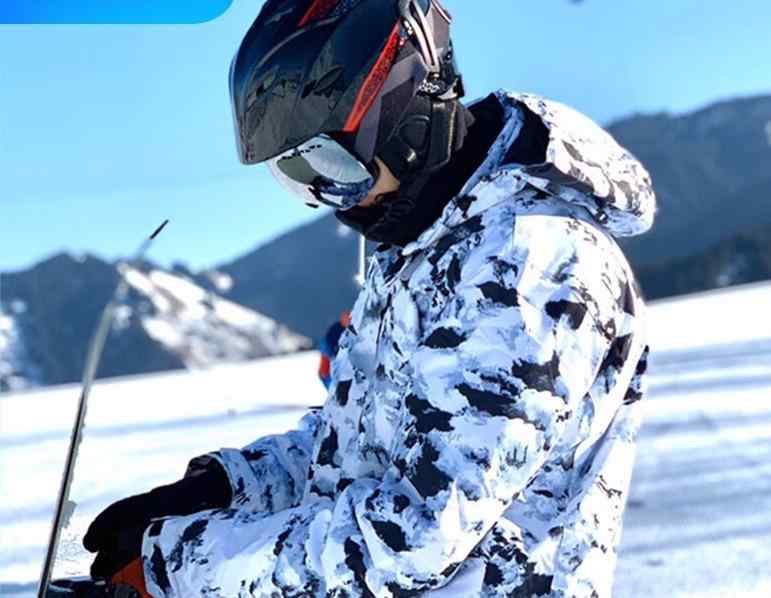 スキーウェア スノボ メンズ アウター 冬 アウトドア 大人 韓国 ジャケット 暖かい 厚手 フリース 防水 防風 透湿 耐摩耗 保温 防寒 通気性 フード 着脱 ジップアップ ポケット 二重 袖口 おしゃれ カジュアル 大きいサイズ 総柄