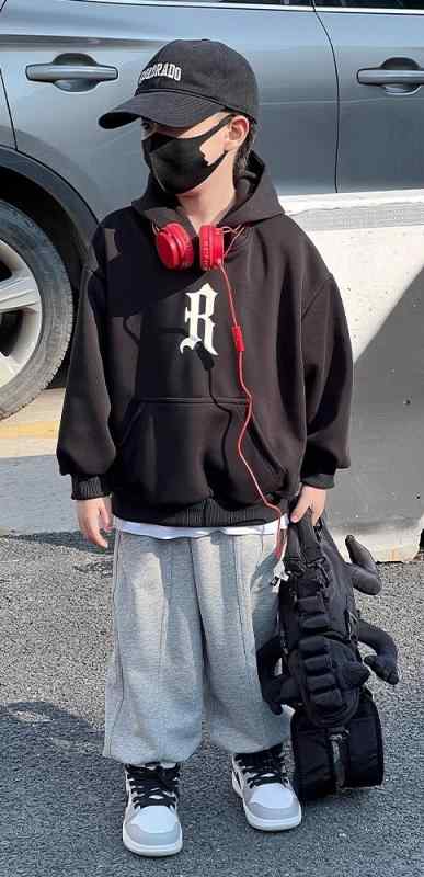 Pullover - 子供服 男の子 パーカー 秋冬 春 トップス キッズ ジュニア フード スウェット プルオーバー 綿 ラグラン 長袖 黒 グレー ベージュ 英字 プリント 厚手 裏起毛 暖かい ポケット おしゃれ 大きいサイズ スポーツ レジャー アウトドア