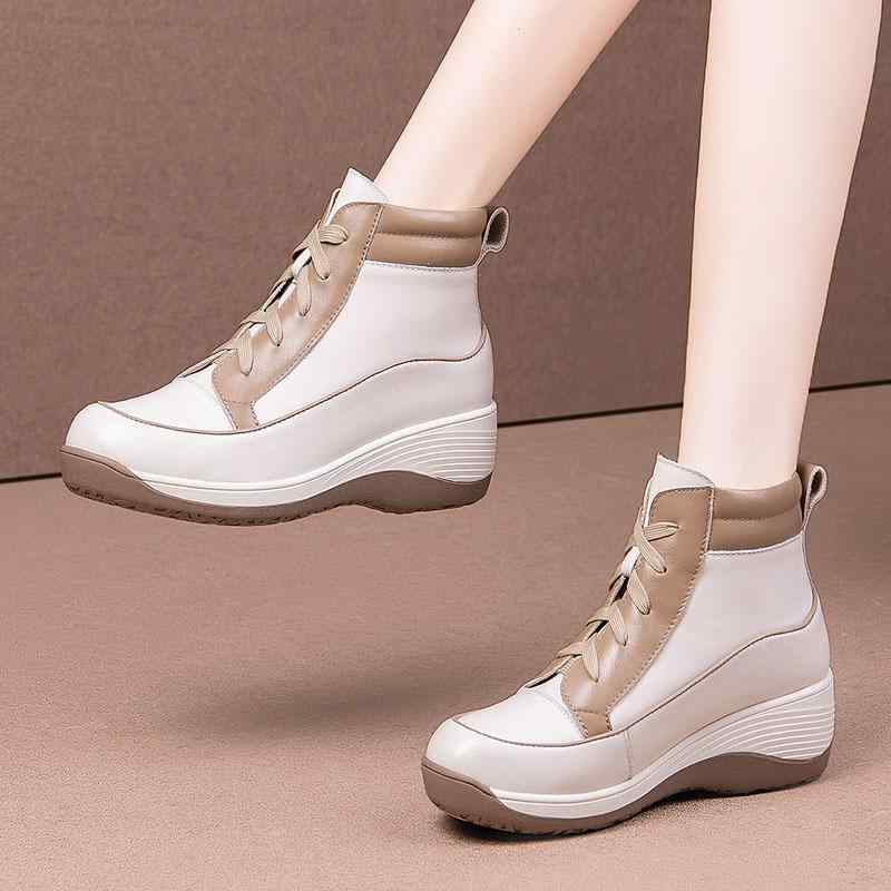 ショートブーツ レディース 厚底 太ヒール 歩きやすい 冬 軽量 歩きやすい 革 ラウンドトゥ おしゃれ かわいい フラット 裏地 暖かい カーキー 黒