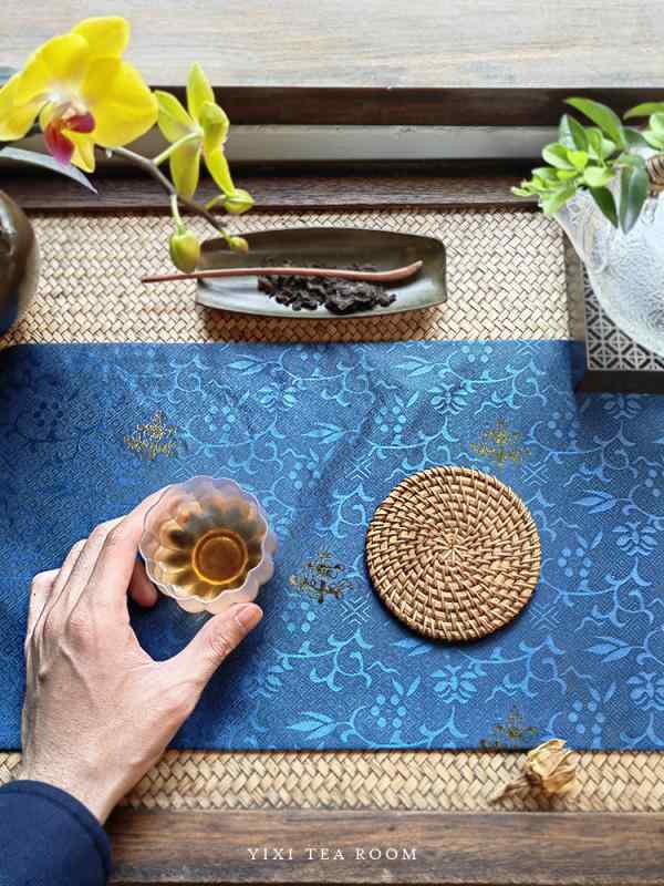 ランチョンマット おしゃれ 枝 花 テーブルクロス チャイナ風 ティーマット お茶会 来客 普段使い ホーム パーティー ダイニング 長方形