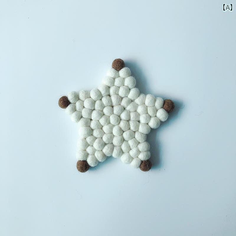 コースター おしゃれ キッチン 雑貨 インテリア ウール フェルト 生地 布製 ポップ 厚手 断熱 星 マット おうち時間 コップ タンブラー 白 赤 黄