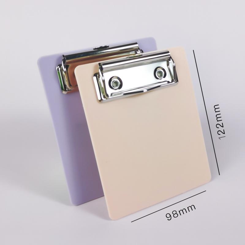 樂天商城 - バインダー A4 かわいい クリップボード PP ミニ 小さいサイズ 文房具 縦型 白 ピンク 青 無地 透明 携帯 吊り下げ 壁掛け フック メモ ライティング 紙 挟む 収納 オフィス 事務 会議 仕事 セット シンプル