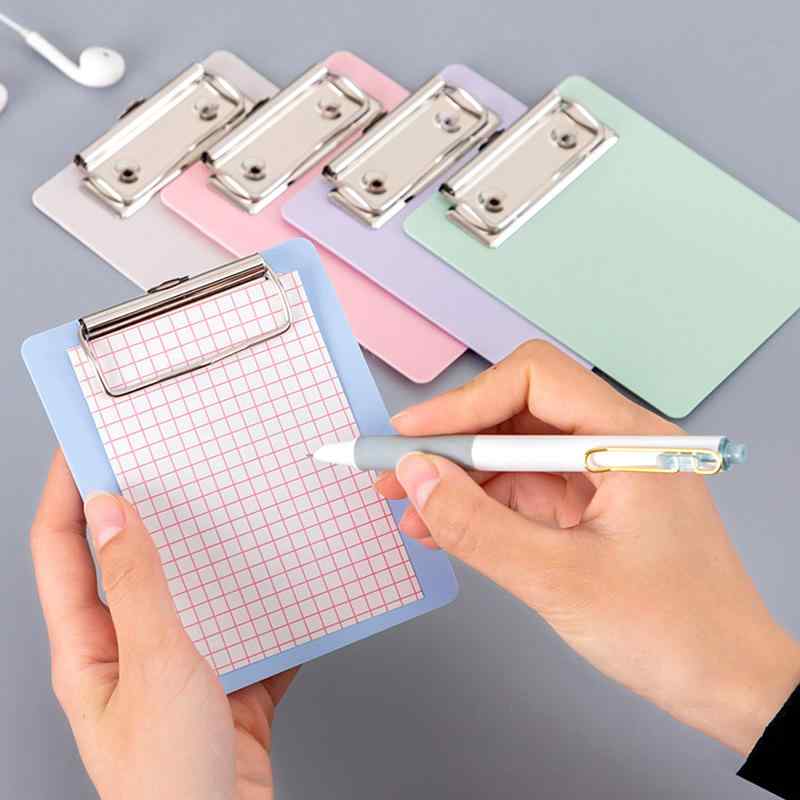 クリップボード a7 A6 バインダー かわいい ミニ 小さい 携帯 文房具 縦型 白 黒 ピンク 無地 吊り下げ フック メモ ライティング 紙 挟む 強力 耐久性 収納 オフィス 事務 会議 仕事 シンプル