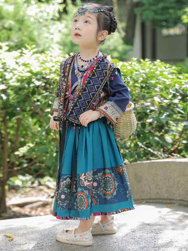 中国 民族衣装 春秋 ミャオ族 子供 女の子 トップス スカート ロング丈 エスニック ステージコスチューム 写真撮影 コスプレ 柔らかい 肌に優しい 刺繍 かわいい レトロ 青