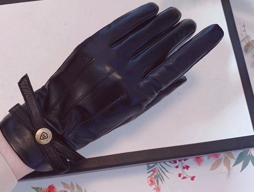 手袋 レディース 革 秋 冬 レザー グローブ スマホ対応 タッチパネル 厚手 防寒 暖かい サイクリング 車 バイク 自転車 運転 かわいい リボン シープスキン 白 黒 茶