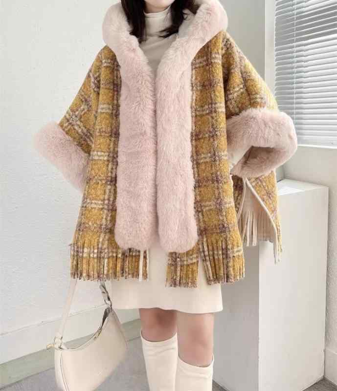 レディース アウター マント ケープ ポンチョ コート ショール 暖かい ファー 秋冬 大判 おしゃれ 防寒 厚手 起毛 フリンジ フード付き チェック 黄 カーキ