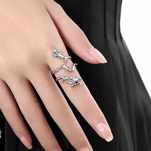 ドラゴン アクセサリー おしゃれ 龍 昇り龍 オープンリング 指輪 調節可能 細め 人差し指 レディース 小物 装飾品 干支 辰年 合金 カジュアル レトロ