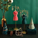 アクセサリー ディスプレイ ラック スタンド おしゃれ 装飾品 ぶら下げ イヤリング ピアス ネックレス ブレスレット 収納 インテリア 卓上 緑 ピンク 人形