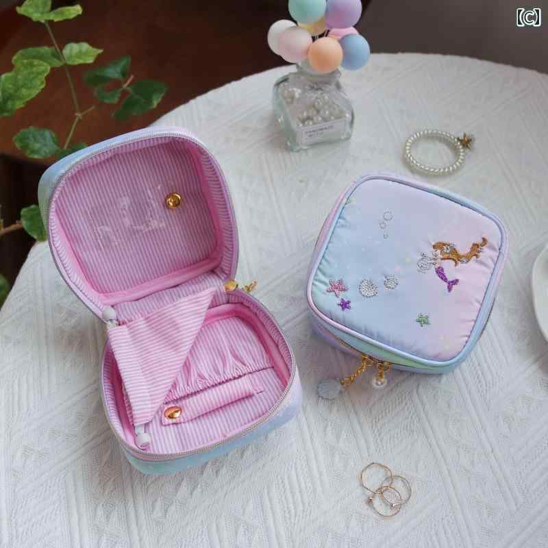 ジュエリーケース マーメイド シンデレラ ストロベリー フリル ファスナー 韓国 刺繍 生地 折りたたみ 薄マチ 収納 保管 持ち運び ネックレス ポータブル イヤリング アクセサリー 旅行 かわいい