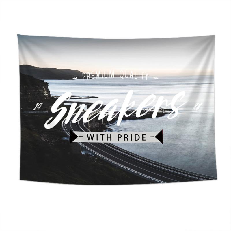 タペストリーの洗浄方法：手洗いまたは洗濯機で洗えます。取り付けキット付きです。