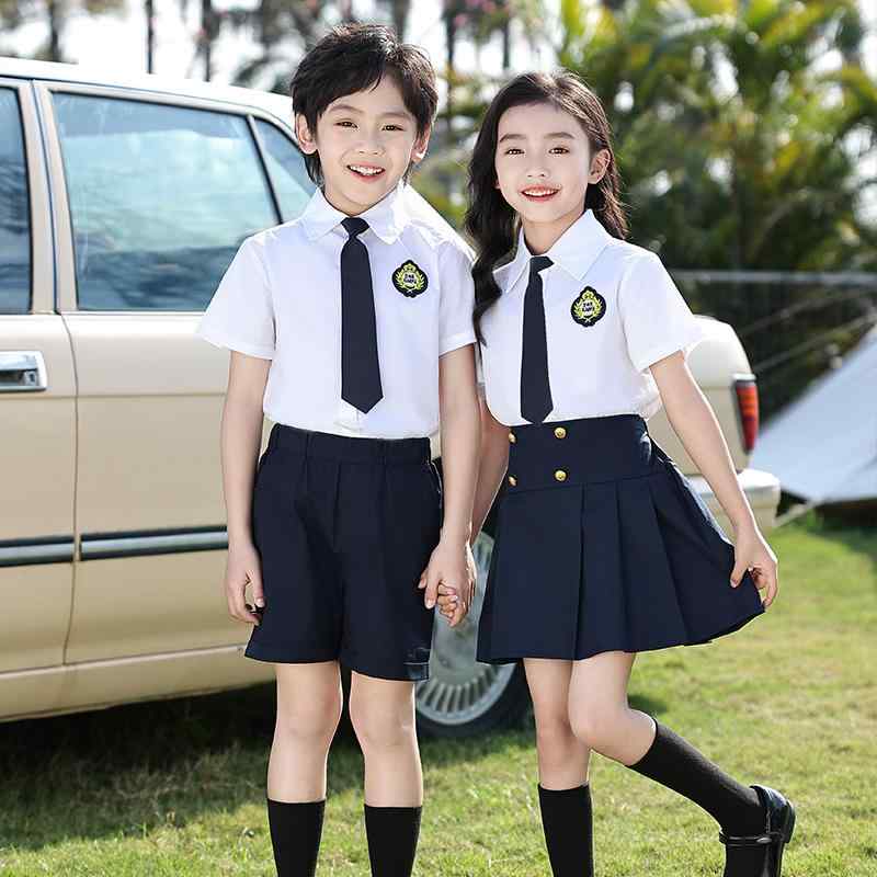 楽天フロントップ楽天市場店制服風 衣装 キッズ 半袖 春夏 男の子 女の子 上下セット シャツ 前開き ショートパンツ ミニスカート プリーツ ネクタイ ワッペン リボン 靴下 快適 通気性 おしゃれ 発表会 合唱団 紺 グレー
