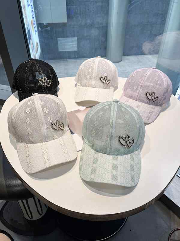 楽天フロントップ楽天市場店キャップ レディース 夏 レース 花柄 帽子 ラインストーン キラキラ 通気性 日焼け防止 日よけ かわいい カジュアル 調整可能 ハート 黒 白 紫 普段使い ショッピング 装飾