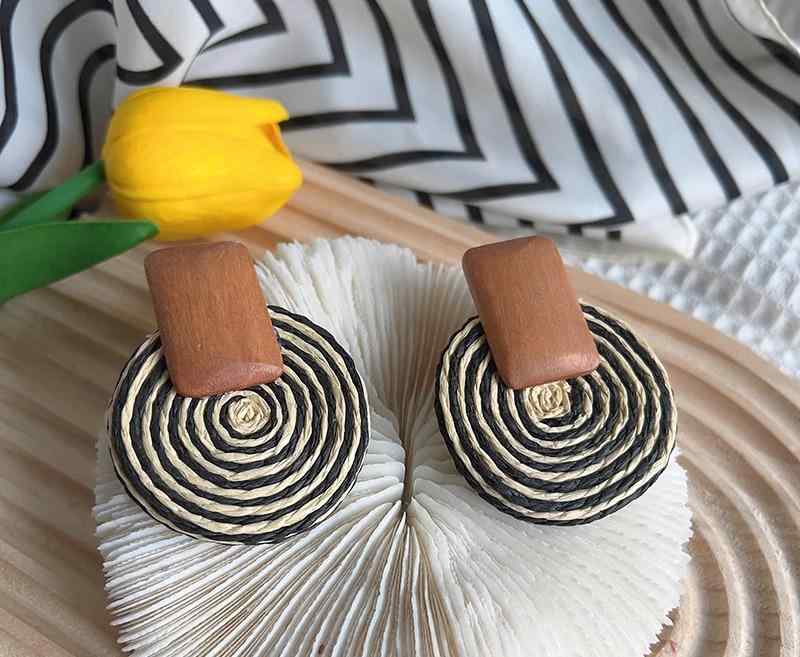 ピアス 大ぶり ストロー シンプル ウッド ラウンド ナチュラル エスニック プレート おしゃれ リゾート 異素材 ボヘミアン アクセサリー