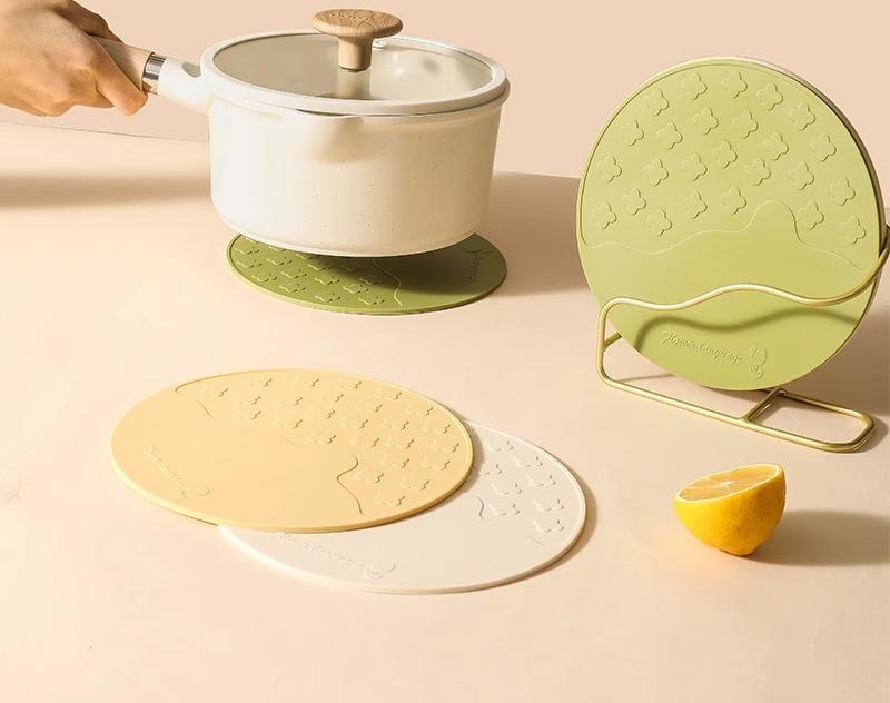 コースター シリコン 断熱 マット 家庭用 高温 耐熱性 滑りにくい 火傷防止 テーブル プレート ディナー レストラン かわいい チューリップ 丸形 緑 黄色