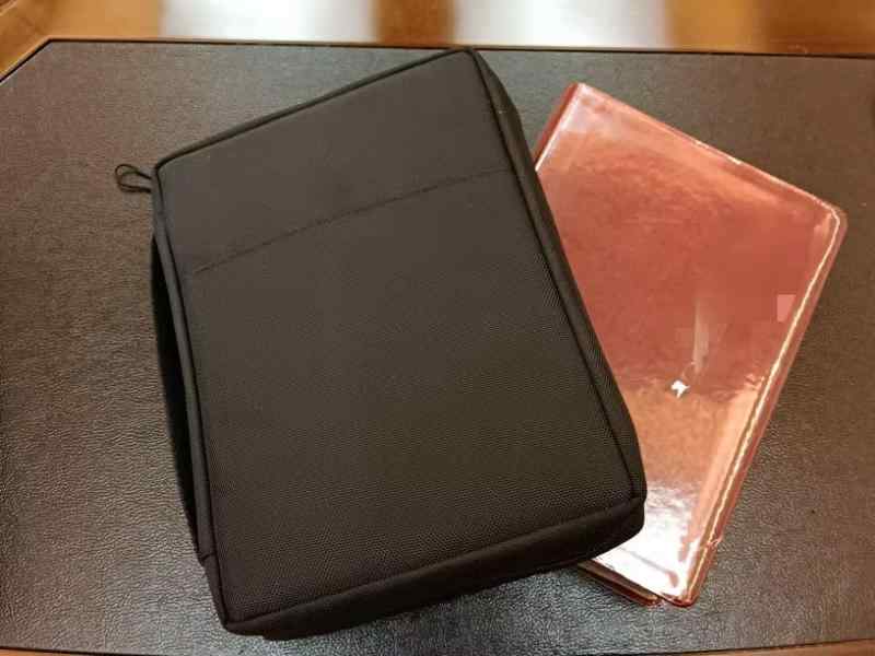 ブックカバー オシャレ 文庫 保護 単行本 ギフト 通学 通勤 読書 日記 手帳 持ち手 シンプル 布製 ナイロン ジッパー 黒 耐久性