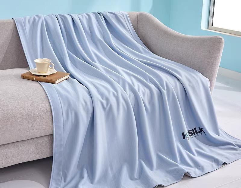 薄掛け布団 夏 ふとん 涼しい 寝具 ひんやり 薄手 ブランケット 吸湿性 通気性 柔らかい 肌に優しい 快適 寝室 オフィス 外出先 シンプル おしゃれ 青 緑 ピンク