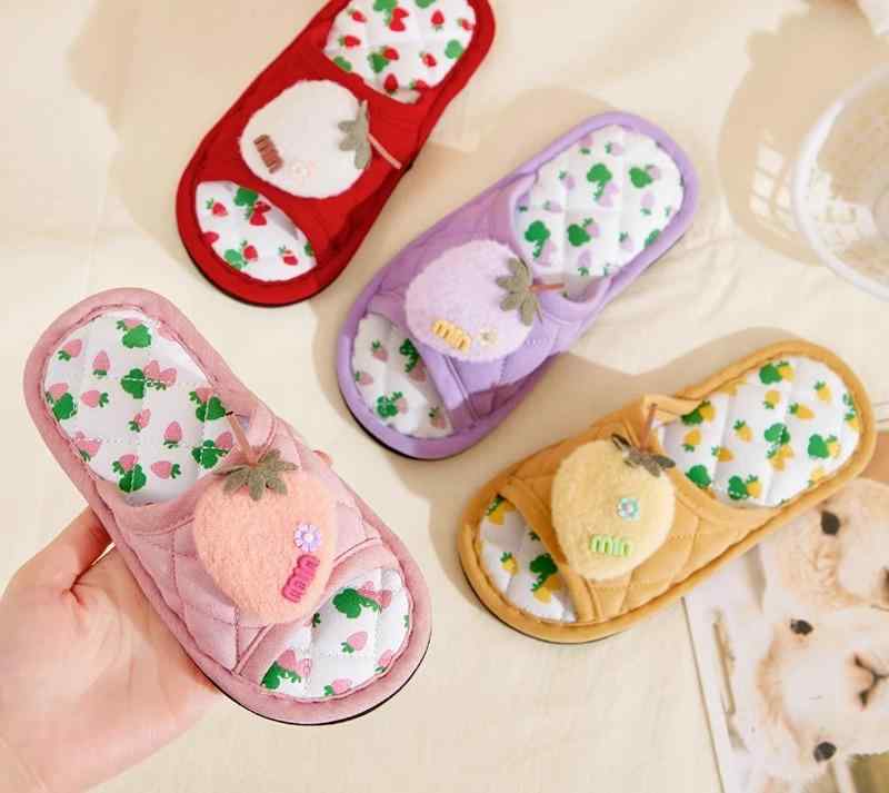 スリッパ 子供 女の子 もこもこ 秋冬 静音 キルティング コットン 布 柔らかい 滑り止め ルームシューズ 室内履き 歩きやすい 防水性 かわいい いちご 赤 紫 黄色