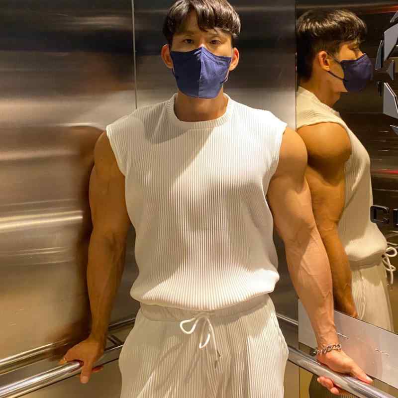 マッチョ タンクトップ メンズ 吸湿 速乾 通気性 白 黒 シンプル 無地 大きいサイズ ゆったり 筋肉 トレーニング ノースリーブ ランニング スポーツ カジュアル アウトドア