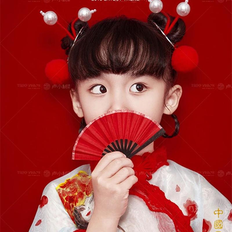 撮影小物 写真 スタジオ 小道具 演出 装飾 グッズ キッズ 女の子 大人 小さめ レトロ チャイナ風 扇子 手持ち 文字 白 金 赤