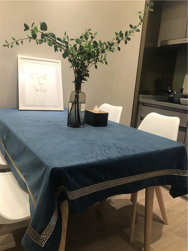 テーブルクロス おしゃれ 北欧 長方形 正方形 円形 カバー ベルベット 布 イベント 受付 応接 パーティー ホテル レストラン ダイニング キャビネット 傷 汚れ 防止 保護 雷紋 装飾 厚手 エレガント ヨーロピアン モダン 青 グレー 緑
