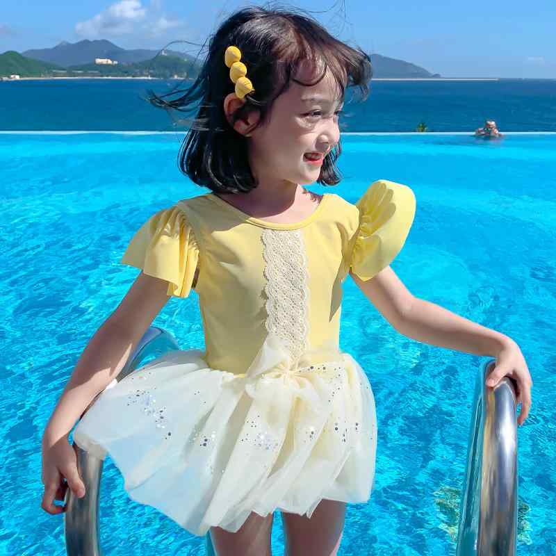 水着 女の子 ワンピース 夏 韓国 子供 ベビー かわいい プリンセス風 チュール スカート 温泉 プール 海 背面 リボン フリル袖 帽子付 黄色(4)