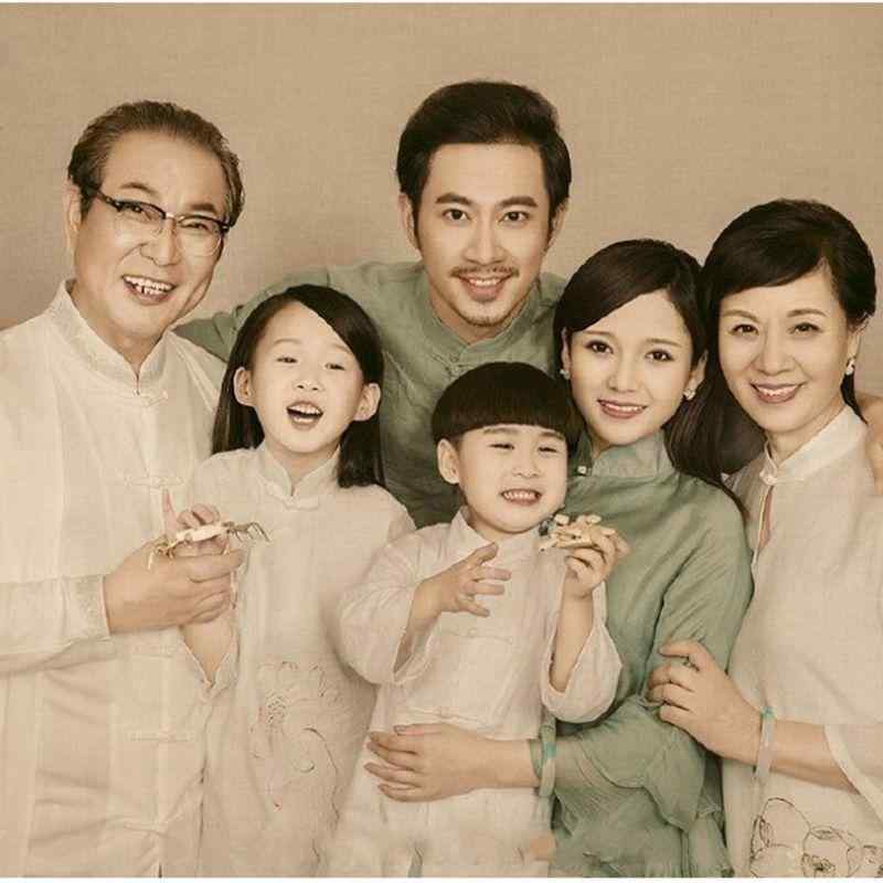 楽天フロントップ楽天市場店家族 お揃い 衣装 写真 フォト 撮影 スタジオ 思い出 記念 セット キッズ 男の子 女の子 大人 レディース メンズ チャイナ風 シンプル おしゃれ