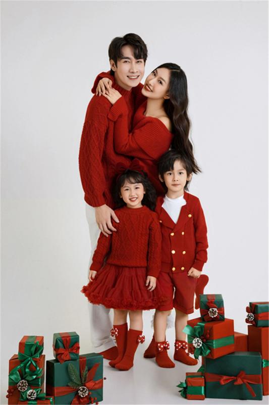 楽天フロントップ楽天市場店家族 お揃い 衣装 親子 ペア 写真 フォト 撮影 スタジオ 思い出 記念 キッズ 男の子 女の子 大人 レディース メンズ セット カジュアル オシャレ 赤