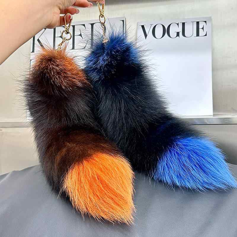 キーホルダー ふわふわ フォックステール 韓国 かわいい キツネ 大きい しっぽ 車 鍵 バッグチャーム アクセサリー 柔らかい リアル感 個性的 シルバー 赤 白