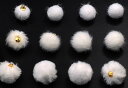 手芸 ポンポン ファーボール ふわふわ 穴付き 毛玉 まる かわいい 手作り 材料 アレンジ ハンドメイド DIY用品 使い方いろいろ 素材 アクセサリー イヤリング シンプル 白 ピンク 10個